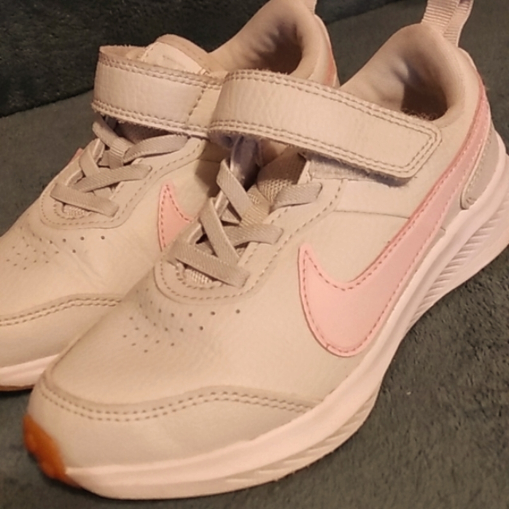 Girls nike